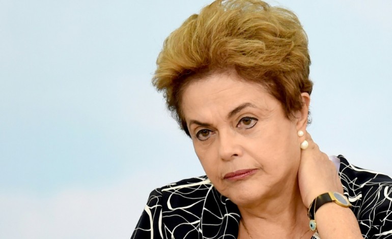 Brasilia (AFP). Brésil: une commission du sénat recommande la suspension de Dilma Rousseff