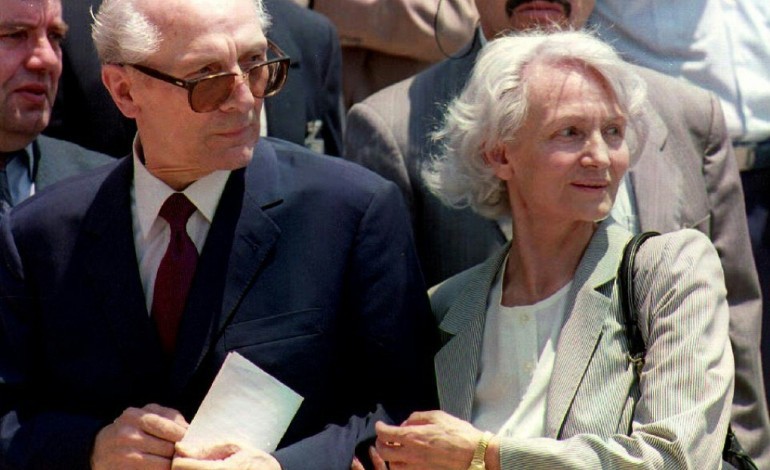 Santiago du Chili (AFP). Mort au Chili de Margot Honecker, veuve de l'ex-dirigeant de la RDA
