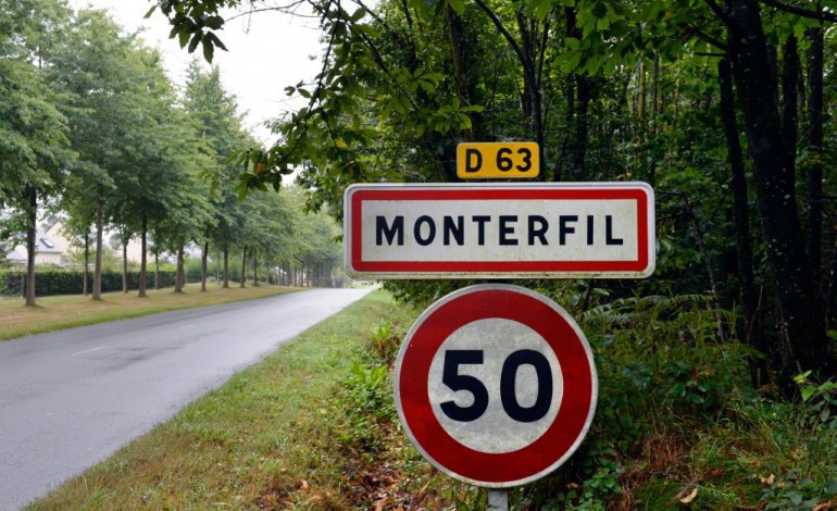 Monterfil (France) (AFP). 8 mai: premier hommage officiel à trois femmes victimes de l'épuration