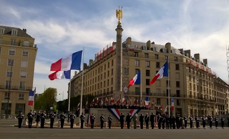 Calvados : à Caen, une cérémonie du 8 mai pour être les "gardiens vigilants" de la mémoire