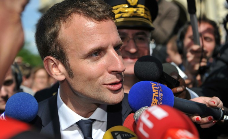 Paris (AFP). Hommage à Jeanne d'Arc: Macron "attend des voix", selon la presse