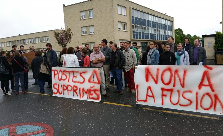 Grève dans deux lycées d'Alençon : le personnel craint une fusion et des suppressions de postes