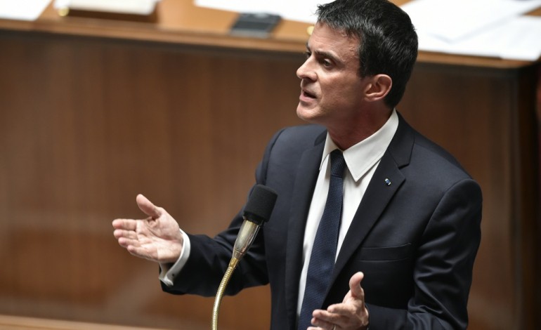 Paris (AFP). Loi Travail: Valls dégaine le 49-3 face à une "conjonction d'oppositions", motion de censure jeudi