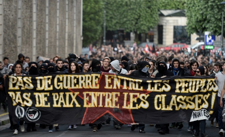 Paris (AFP). Loi travail/Nuit debout: plusieurs milliers de personnes en France contre le 49-3