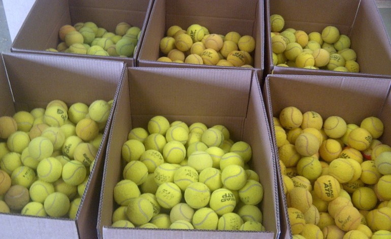 Recyclage : en Normandie, une seconde vie pour ces milliers de balles de tennis usagées