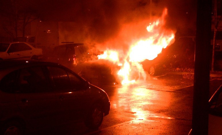 A Rouen, une voiture incendiée : un ado interpellé