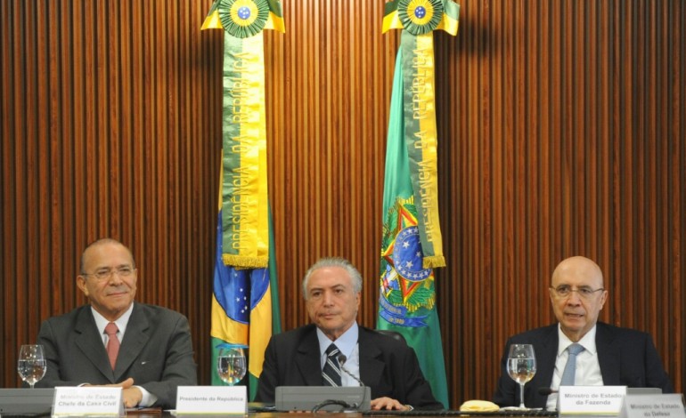 Rio de Janeiro (AFP). Brésil: réduction des dépenses publiques, maintien des programmes sociaux
