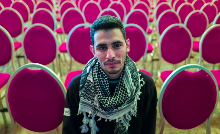Berlin (AFP). Le jeune pianiste au keffieh qui chante la Syrie aux Allemands