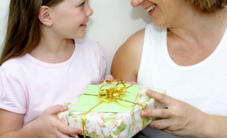 Conso : quels sont les meilleurs cadeaux pour la fête des mères et des pères ?