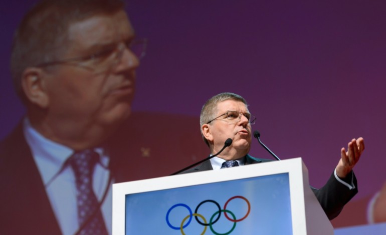 Paris (AFP). "Des dizaines d'athlètes dopés vraisemblablement" privés de Rio, prévient le président du CIO