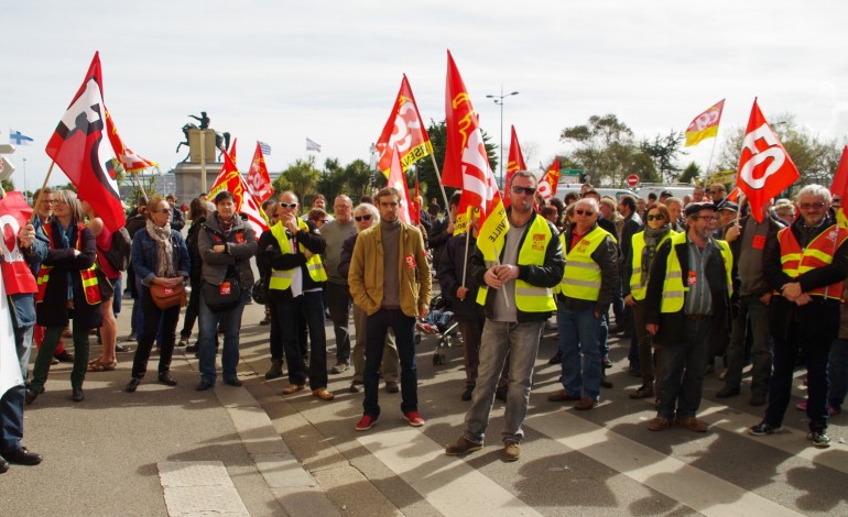 Loi Travail : à Cherbourg, plusieurs entrées de la ville bloquées par les manifestants
