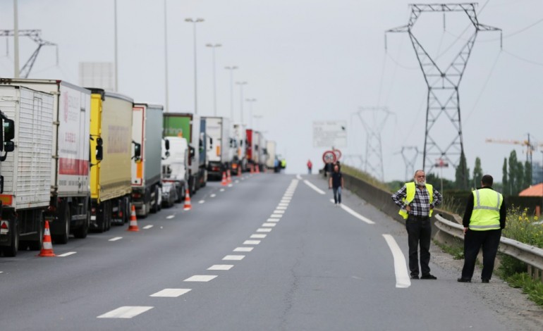 Caen (AFP). Deuxième journée de barrages routiers contre la loi travail en Normandie 