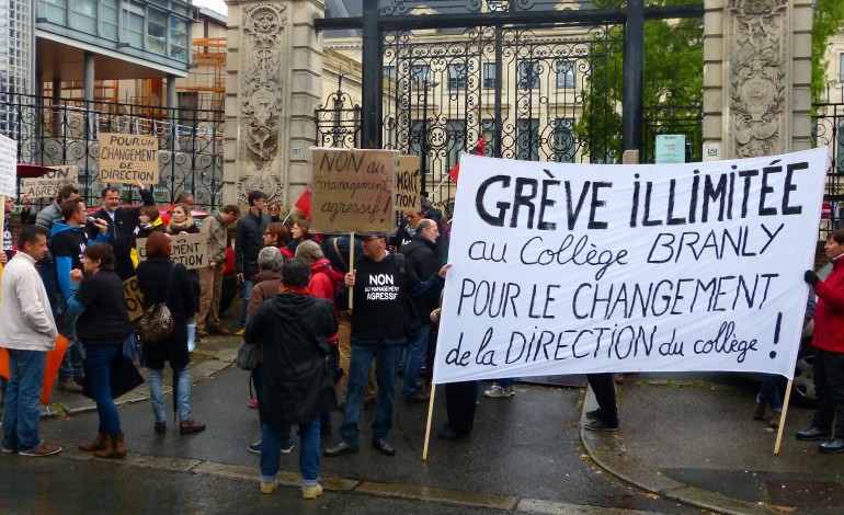 Près de Rouen, les enseignants d'un collège dénoncent un "management agressif"