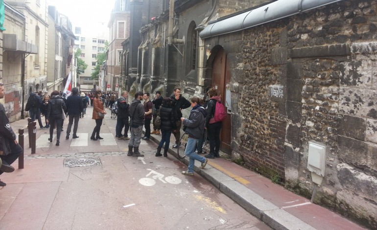 A Rouen, police contre Nuit Debout dans l'église occupée : des gaz utilisés