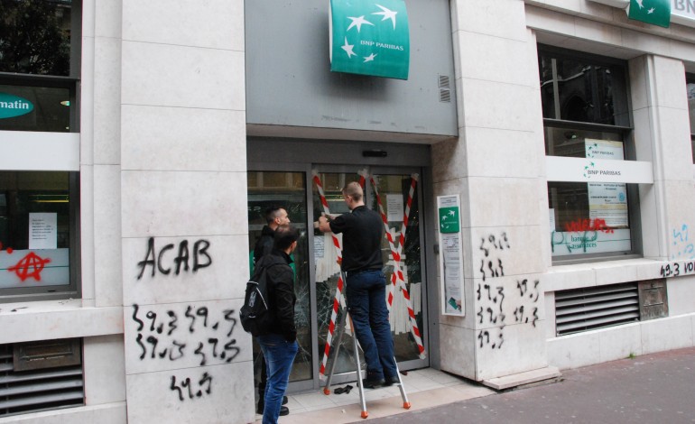 Bilan de la manifestation contre la loi Travail à Rouen : banques vandalisées, un ado interpellé