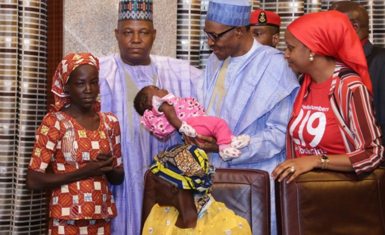 Abuja (AFP). Au Nigeria, une deuxième rescapée de Chibok et "de nouveaux espoirs" pour les autres captives