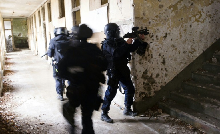 Gassin (France) (AFP). Var: un gendarme tué lors d'une intervention contre un forcené à Gassin