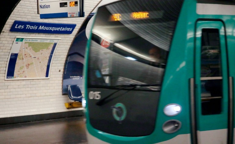 Paris (AFP). Transports: Pécresse annonce la disparition du ticket de métro