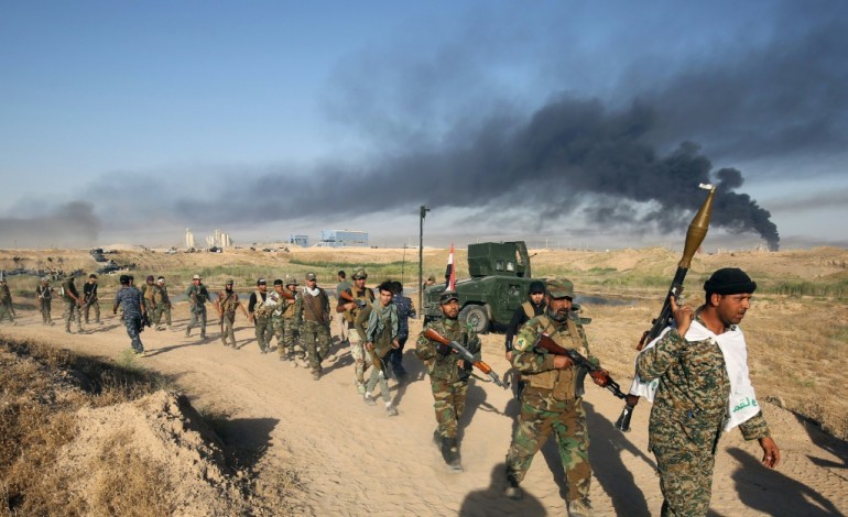 Bagdad (AFP). Irak: l'armée avance vers Fallouja, des civils pris au piège