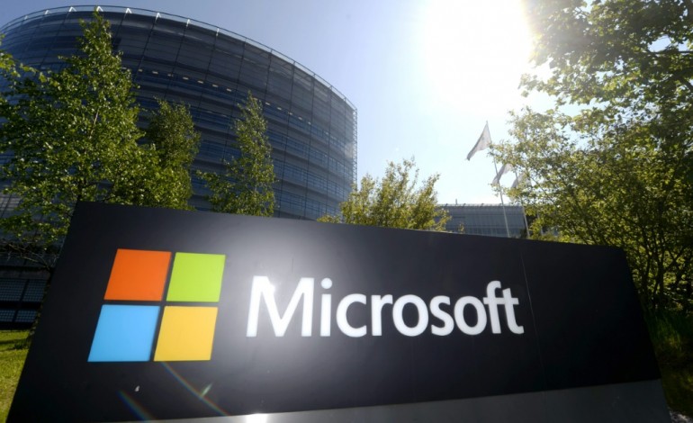 Helsinki (AFP). Microsoft abandonne la fabrication de smartphones
