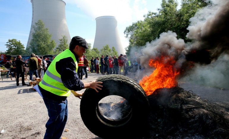 Paris (AFP). Loi travail : des baisses de charge dans dix centrales nucléaires 