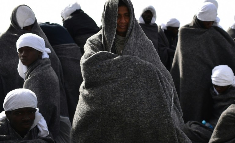 Rome (AFP). Naufrage de migrants mercredi: une centaine de morts selon les survivants