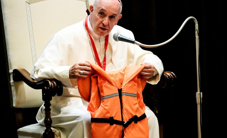 Cité du Vatican (AFP). Le pape reçoit au Vatican des enfants survivants des naufrages de migrants