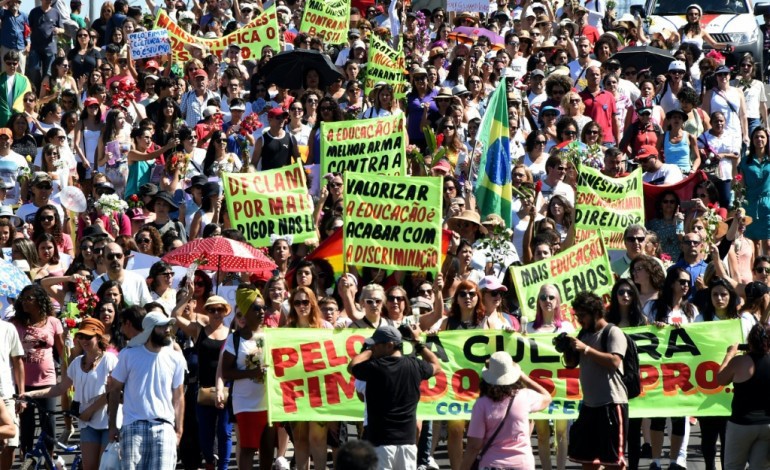 Rio de Janeiro (AFP). Viol collectif à Rio: le commissaire remplacé après son interrogatoire contesté