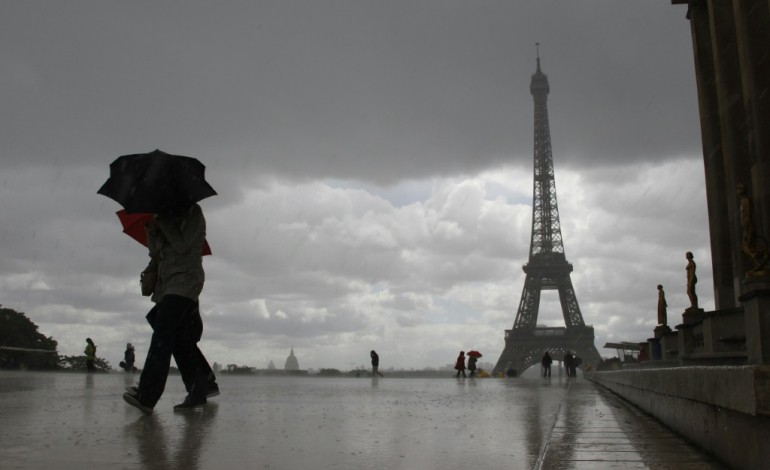 Lille (AFP). Fortes pluies: 23 départements en alerte, perturbations dans le nord et l'est