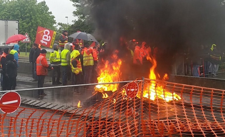 Loi travail : blocage total de la ville de Rouen par les manifestants