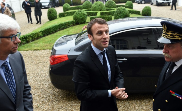 Paris (AFP). Après réévaluation de son patrimoine, Macron va devoir payer l'ISF