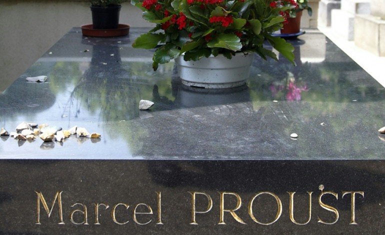 Paris (AFP). Enchères: des archives de Marcel Proust vendues 1,24 million d'euros