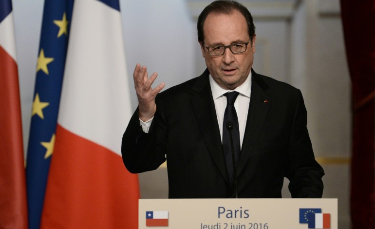 Paris (AFP). Hollande sur les inondations: l'état de catastrophe naturelle reconnu dès mercredi