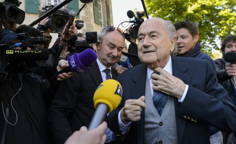 Zurich (AFP). Fifa: Blatter et 2 ex-lieutenants ont partagé 80 M de dollars sur 5 ans pour leur "enrichissement personnel"