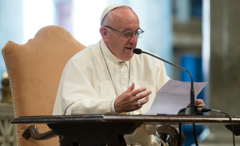 Cité du Vatican (AFP). Pédophilie: les évêques pourront être révoqués pour "négligence", annonce le pape