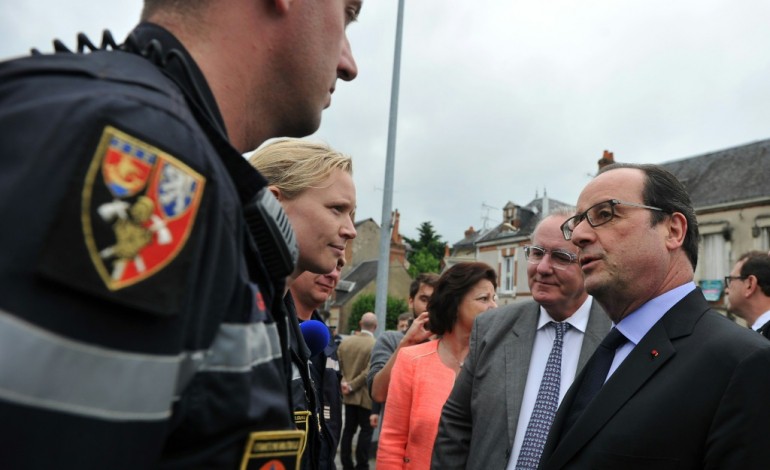 Paris (AFP). Euro-2016: Hollande admet une "menace" contre la sécurité 