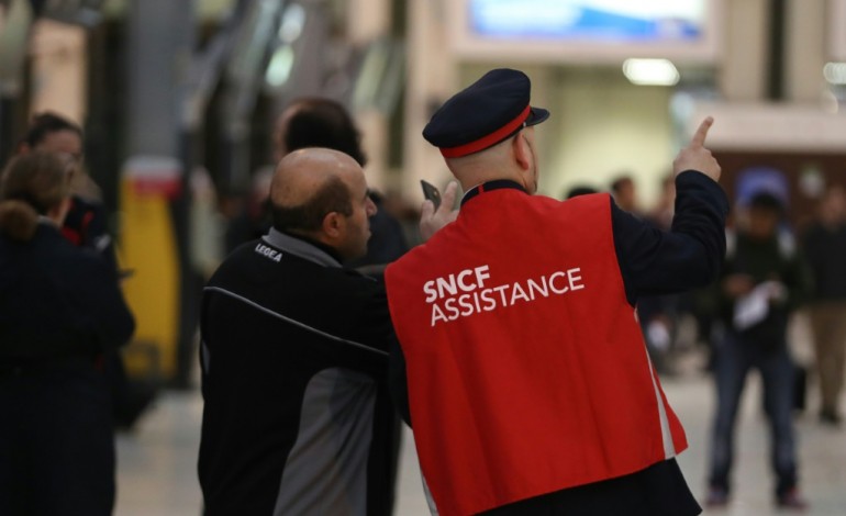Paris (AFP). SNCF: ultimes discussions au sixième jour consécutif de grève 