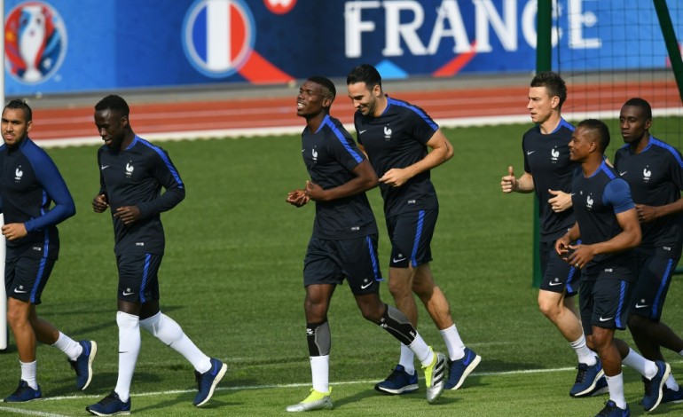 Clairefontaine-en-Yvelines (France) (AFP). Euro-2016: la Roumanie dans toutes les têtes de l'équipe de France