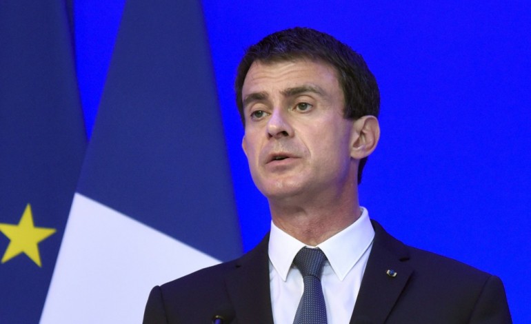 Paris (AFP). SNCF: Valls appelle à cesser une grève "incompréhensible"