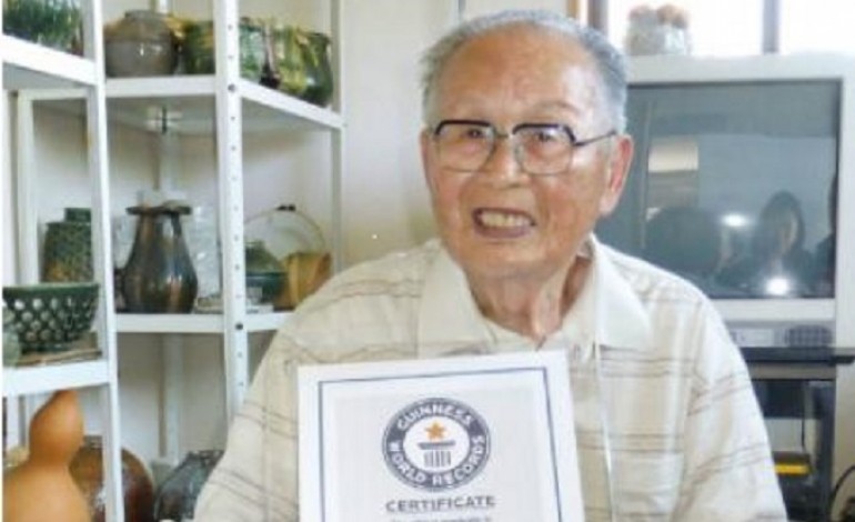 Ce japonais de 96 ans devient le plus vieil étudiant diplômé du monde !