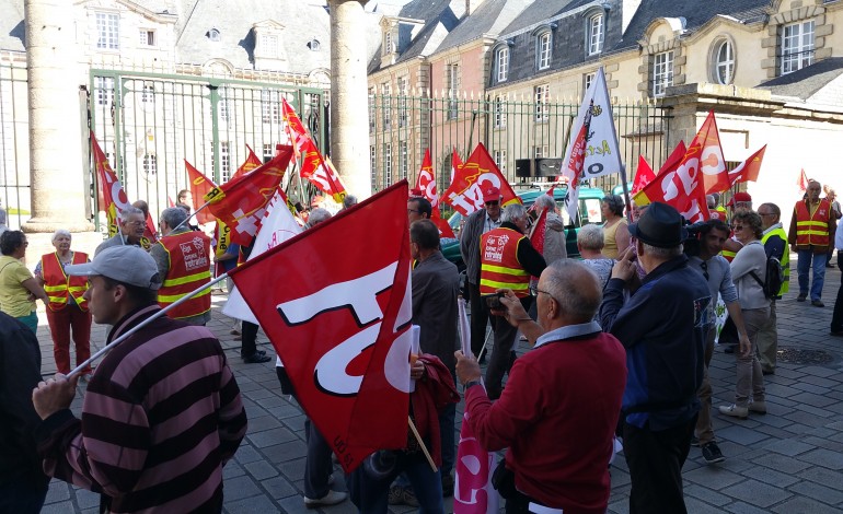 A Alençon, les retraités en colère exigent plus de pouvoir d'achat
