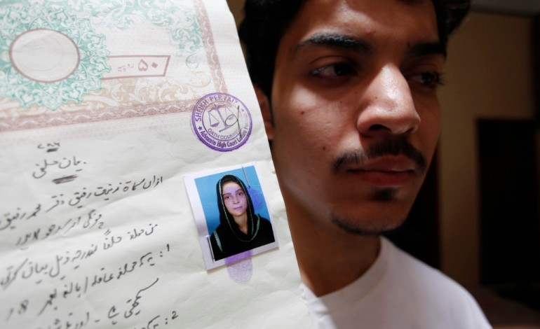 Lahore (Pakistan) (AFP). Emoi au Pakistan après le meurtre d'une adolescente par sa mère 