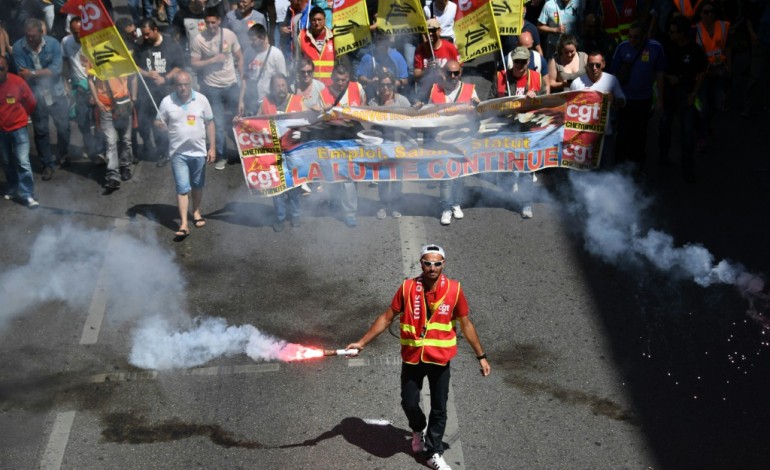 Paris (AFP). Jour J pour l'Euro, la contestation sociale se cristallise autour de secteurs clés