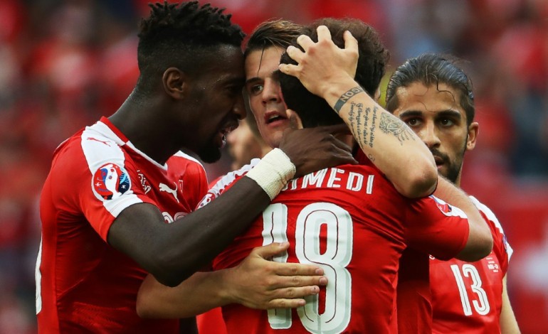 Paris (AFP). Euro-2016: Peu convaincante, la Suisse se rapproche des huitièmes