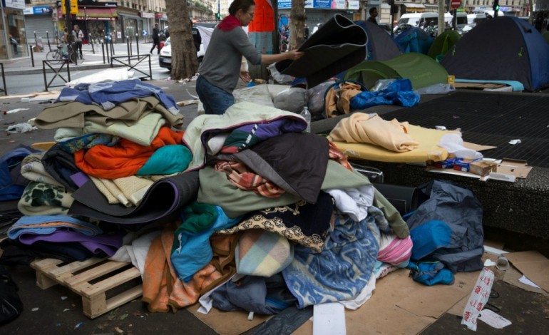 Paris (AFP). Migrants: les bénévoles, discret maillon de l'aide 