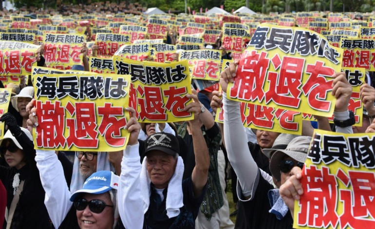 Naha (Japon) (AFP). Japon: manifestation à Okinawa contre la présence militaire américaine