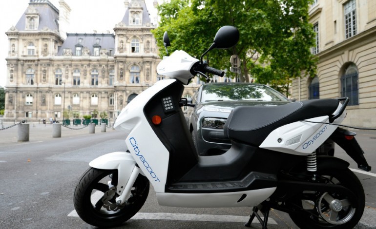 Paris (AFP). Les scooters électriques en libre service à Paris dès mardi