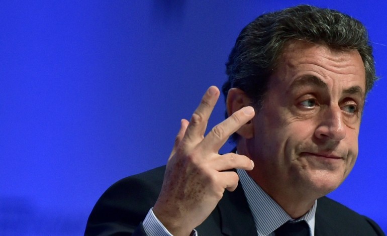 Berlin (AFP). Loi travail: Sarkozy juge "pas raisonnable" d'interdire aux syndicats de manifester
