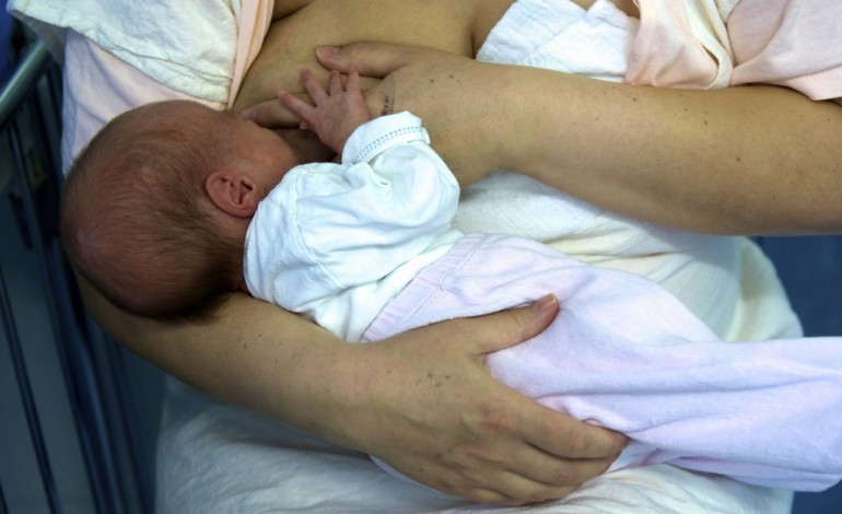 Washington (AFP). Les enfants nourris au sein six mois ont moins de troubles du comportement