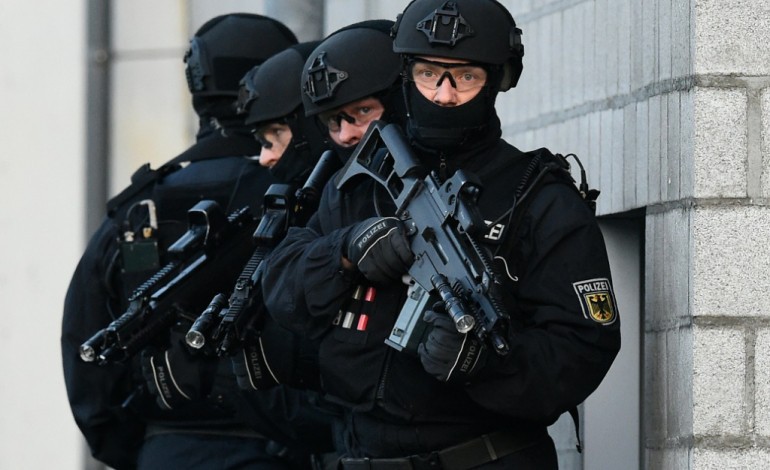 Berlin (AFP). Allemagne: un homme armé tire dans un cinéma, des blessés